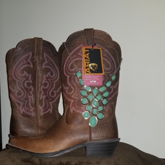 Ariat Shoes - Brand New Women's Ransom Boot Rustic Brown
